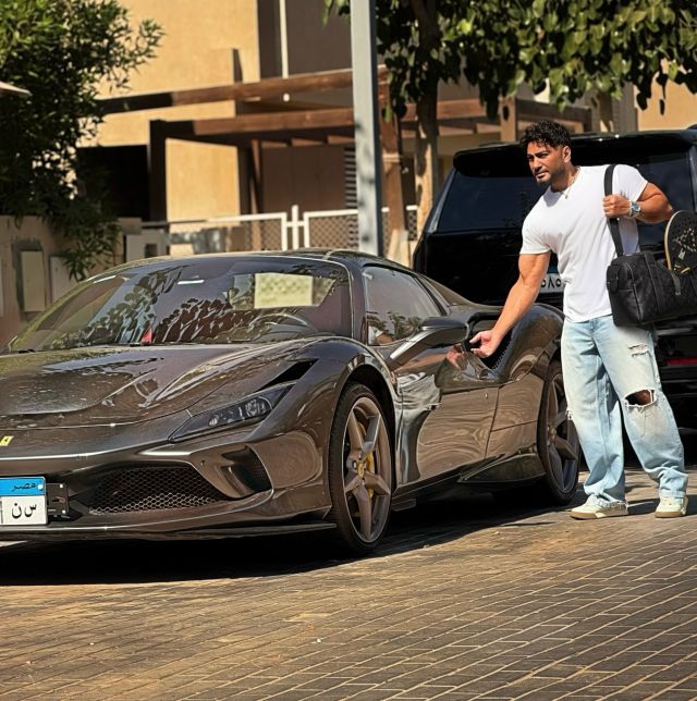 تامر حسني يفاجئ الجمهور بفورمة رياضية جديدة.. تفاصيل تدريباته الشاقة