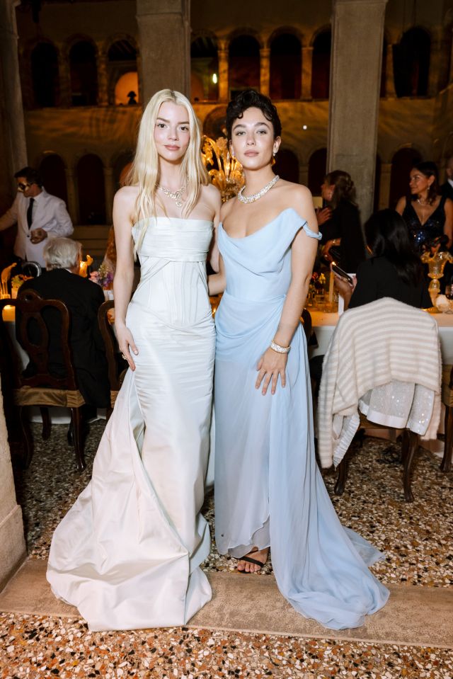 Anya Taylor-Joy وMatilda De Angelis بإطلالتين لافتتين