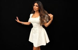 إبنة عبد المنعم عمايري تستعرض موهبتها بالغناء وتبهر الجميع بجمالها