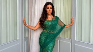 نادين نسيب نجيم بالأخضر بفستان أنيق بصيحة الساري الهندي ومجوهرات Marli
