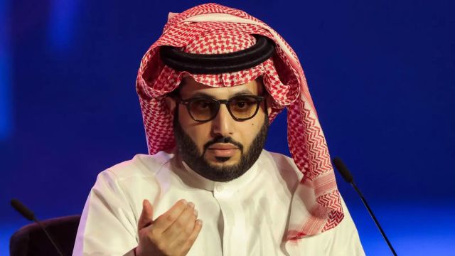 تركي آل الشيخ برسالة مؤثرة لوالد مضيفة الطيران التي قضت في الهجوم على مطار الرياض
