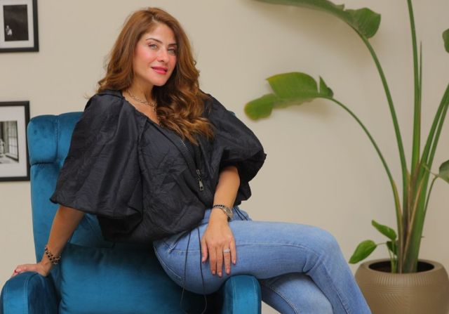 هيدي كرم تفتح خزائن أسرارها حول حياتها وعلاقتها بطليقها وموقفها من الزواج (فيديو)