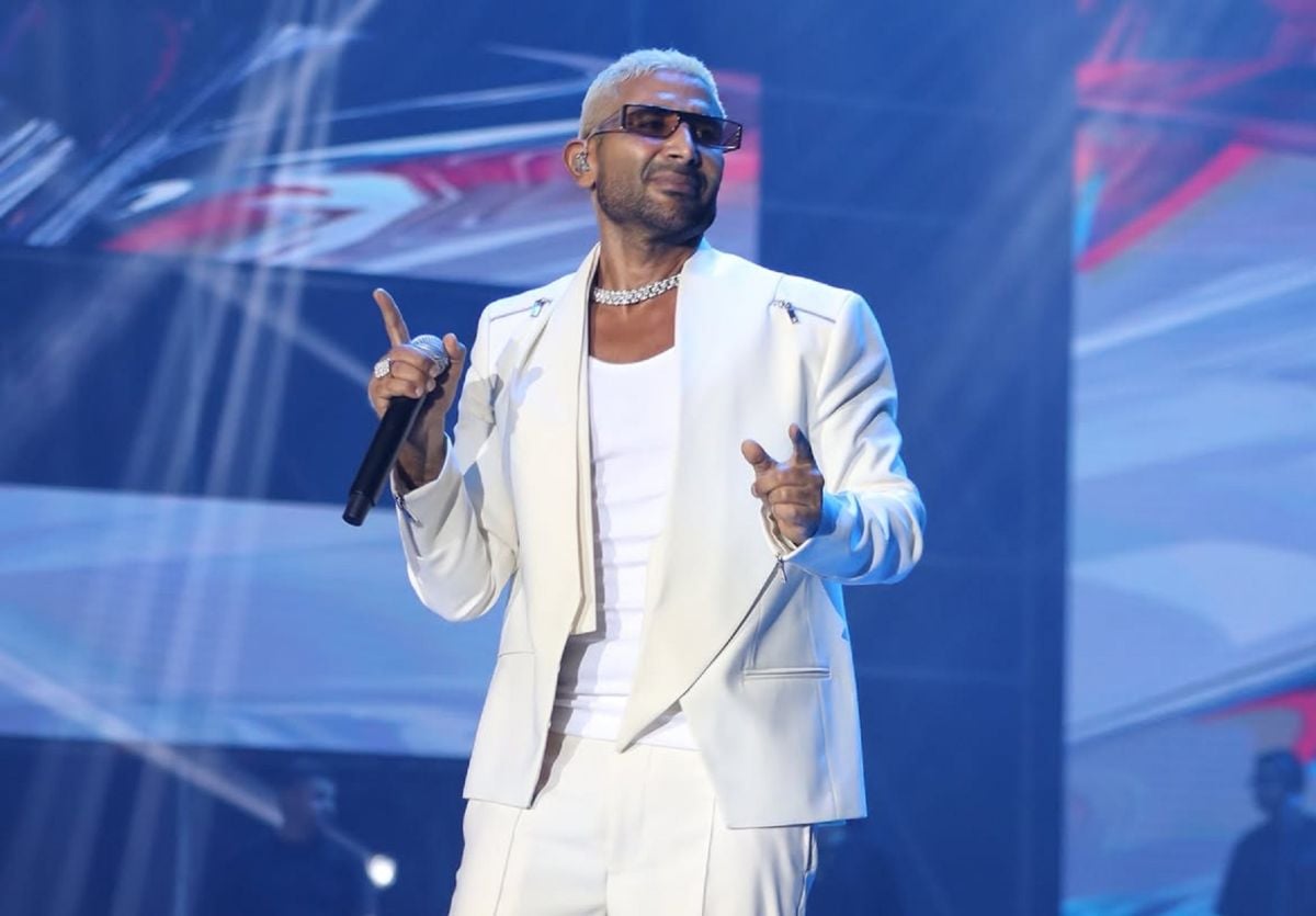 أحمد سعد يتعرض لموقف محرج في حفل زفاف: بنطالي كان سيقع (فيديو)