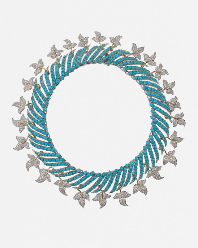 Tiffany & Co. تُحيي 10,000 قطعة ووثيقة أصلية للمصمم جان شلومبرجيه