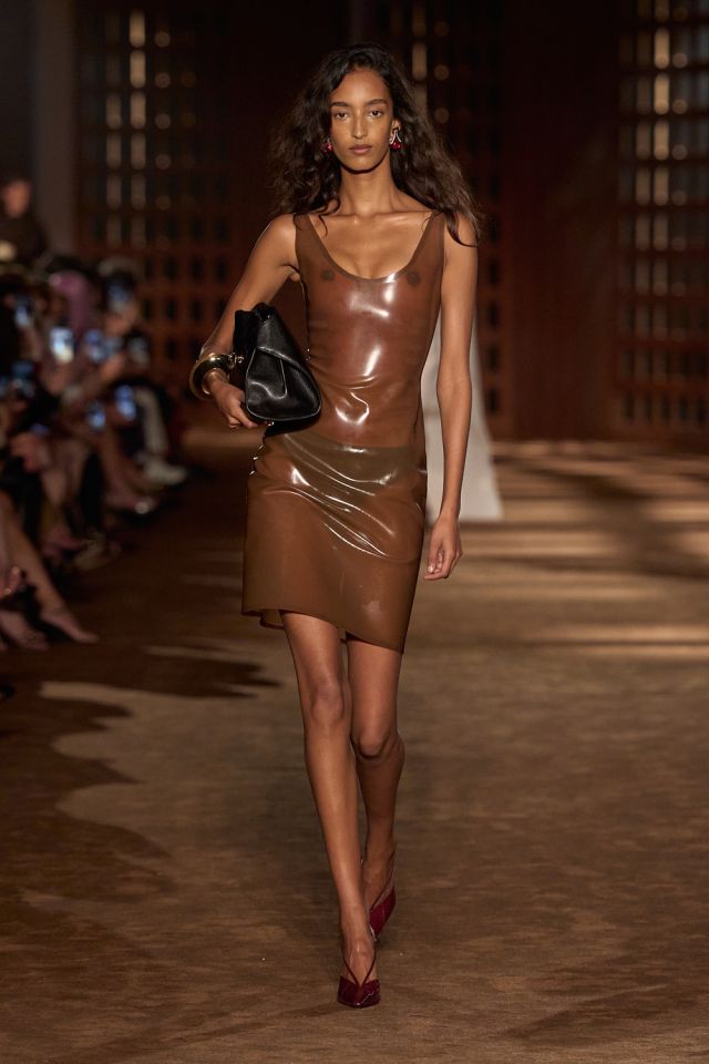 من مجموعة أزياء  Ferragamo لربيع وصيف 2027