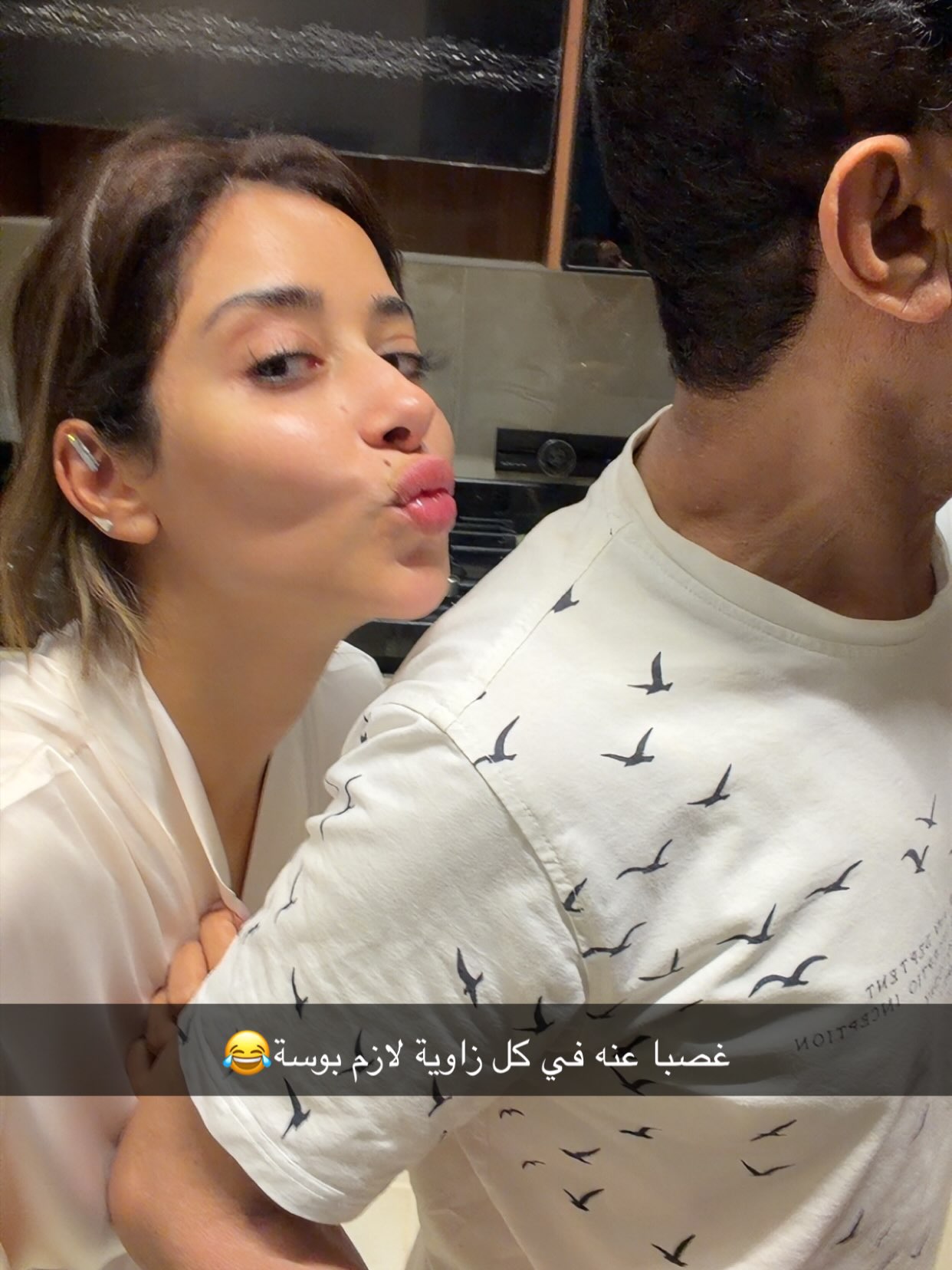 بلقيس في لحظة مرح مع والدها بلقيس في لحظة مرح مع والدها