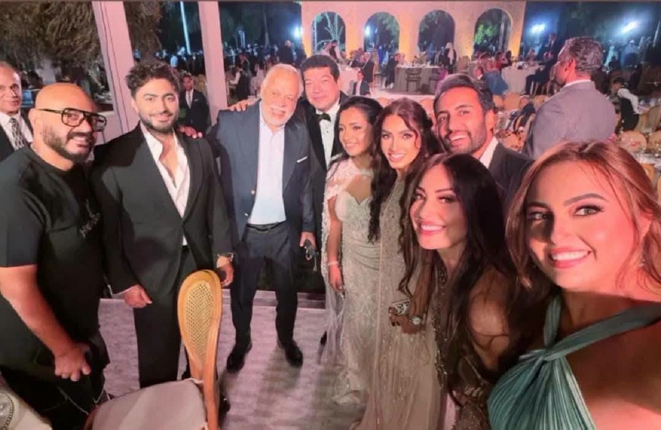 أشرف زكي وتامر حسني ونجوم الفن في زفاف ابنة شيرين عادل