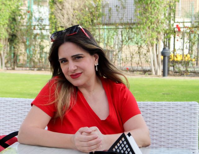 ميرنا وليد تتحدث عن أسباب ظلمها لنفسها في الوسط الفني