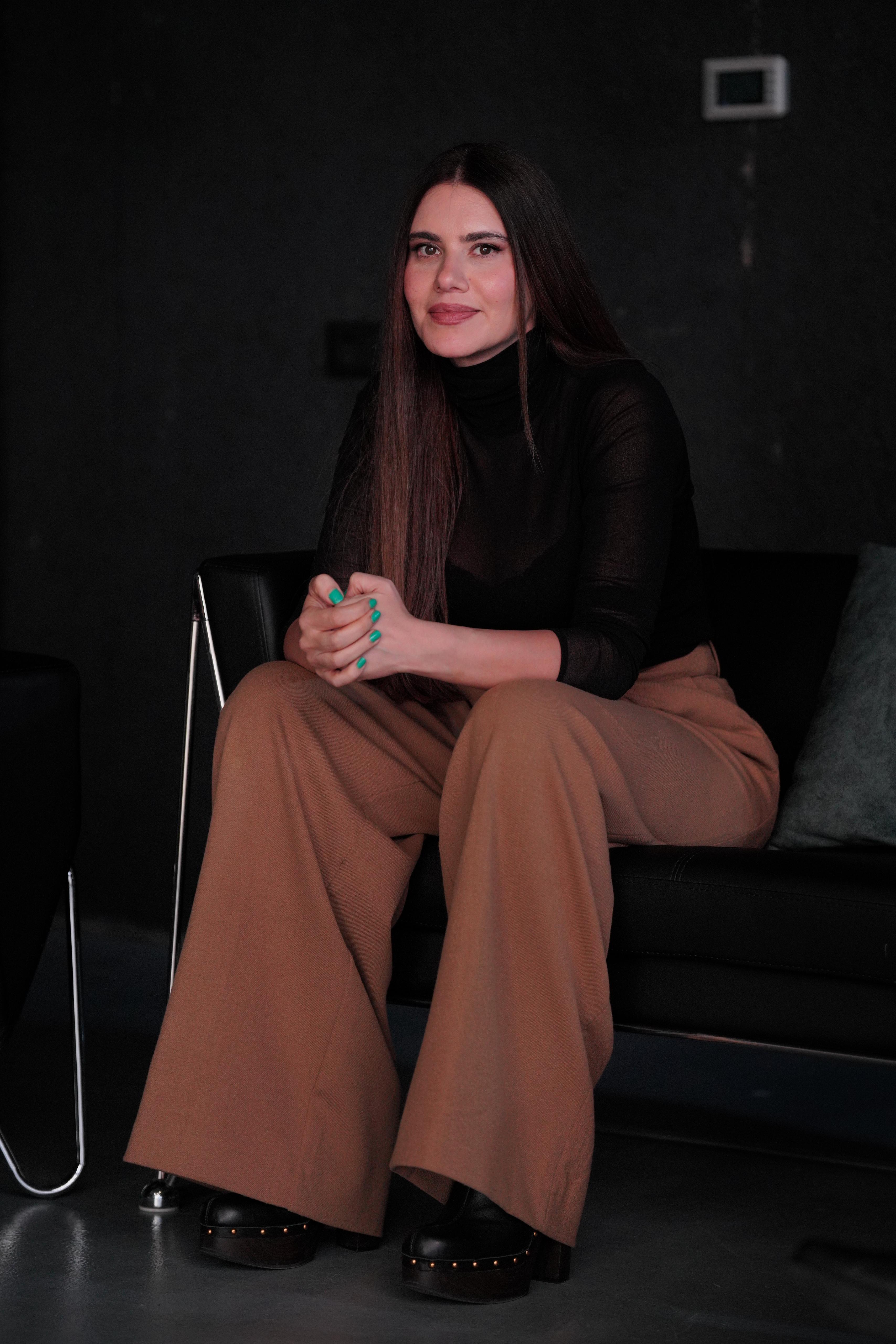 الممثلة دالي جو صاروفيم الممثلة دالي جو صاروفيم