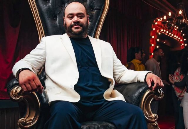 محمد ممدوح يكشف كواليس بداياته وأزمة اعتزاله التمثيل وعلاقته بأمينة خليل (فيديو)