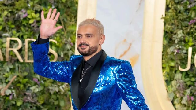 رامز جلال يمازح متابعيه بصور مع نجوم بوليوود: المطرب رامز خان (فيديو)