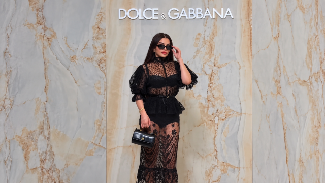 بالدانتيل الشفاف.. هيفاء وهبي تضج أنوثة  بعرض Dolce&Gabbana في ميلانو