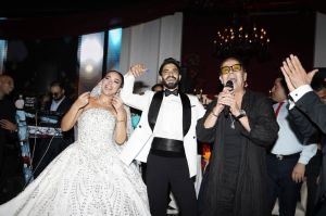  سعد الصغير يمازح المأذون ووالدة العريس تبكي في حفل زفاف نجلهما