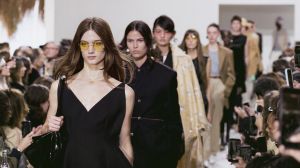 طاقة جديدة وأزياء تنبض بالحياة في عرض مجموعة Celine صيف 2027
