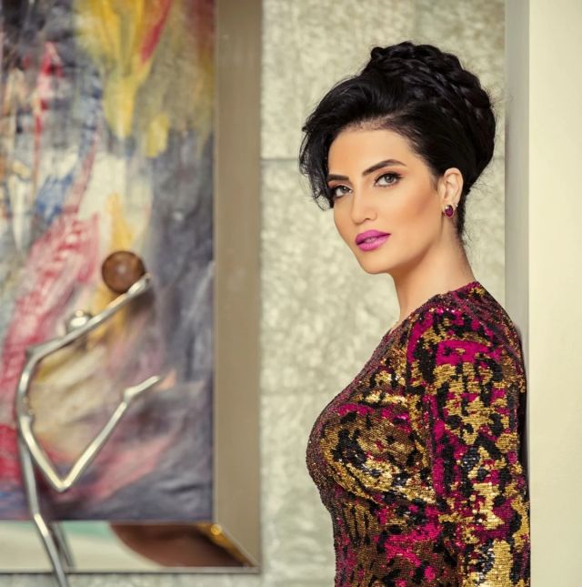 صور تورم يدي حورية فرغلي تحدث ضجة لمعرفة الأسباب ومديرة أعمالها تعلق