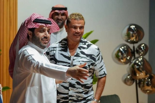 تركي آل الشيخ لعمرو أديب: نحرك الألف تبقى عمرو دياب وهو يردّ (فيديو)