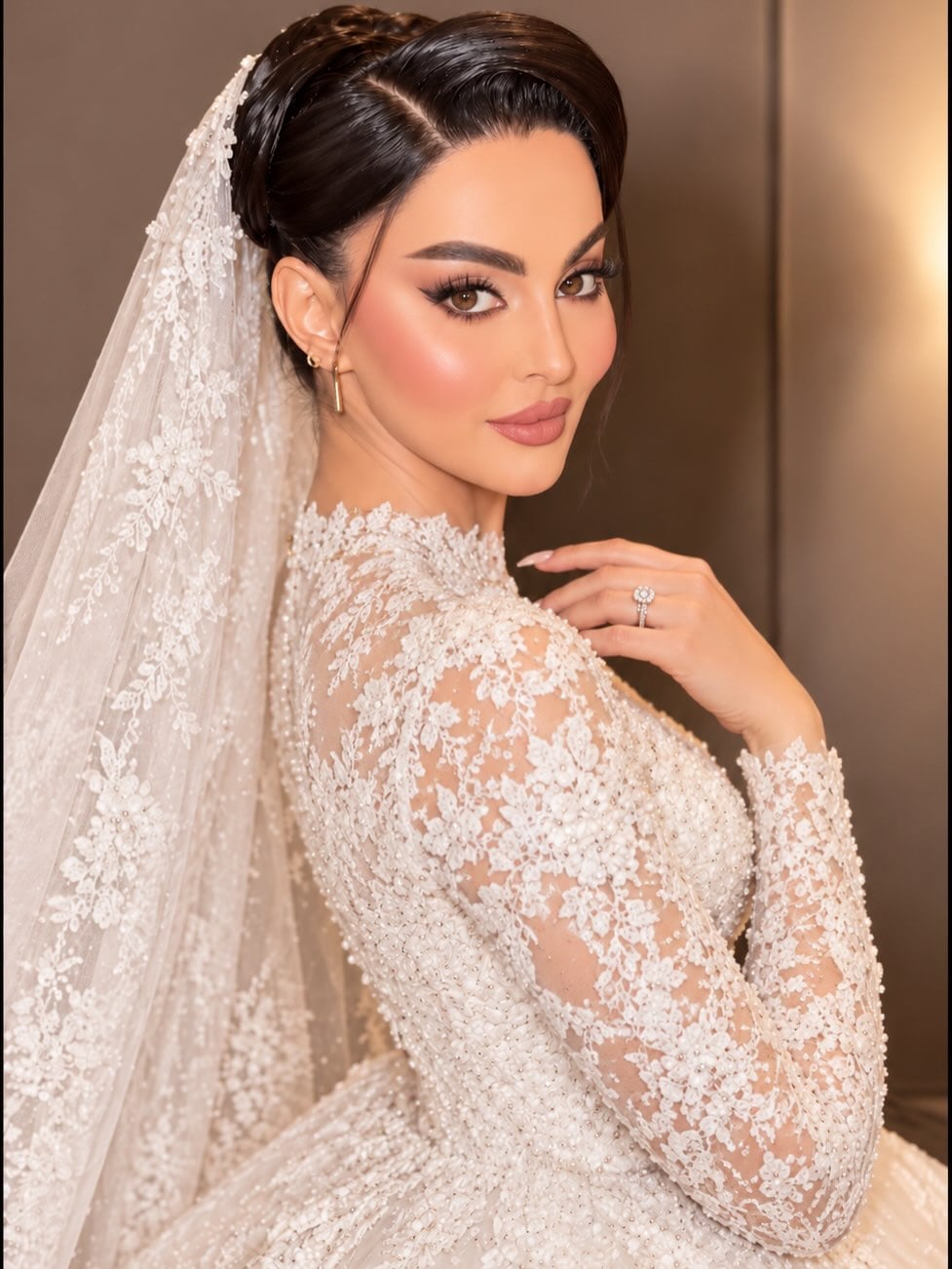 العروس رومي القحطاني