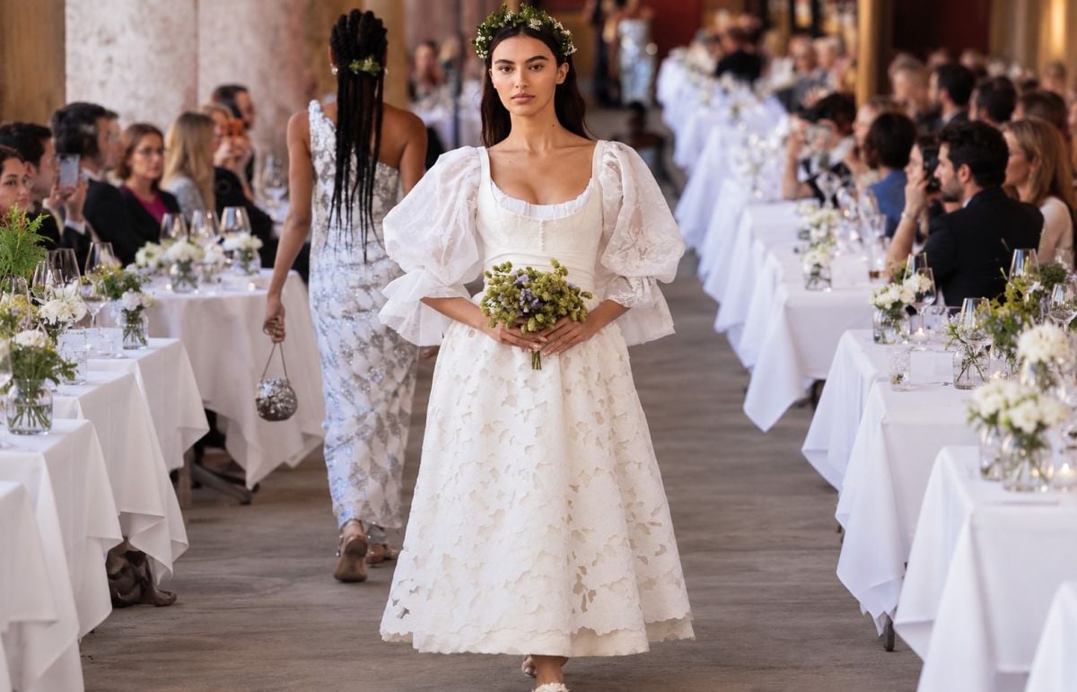 السعودية أميرة الزهير تأسر القلوب بفستان زفاف مميز من Oscar de la Renta