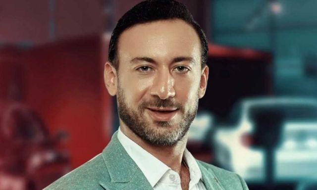 عابد عناني يستغيث بعد تهديده من قبل حرس مجمع سكني