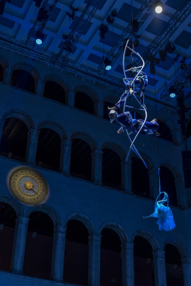 حفل Blue Book Gala