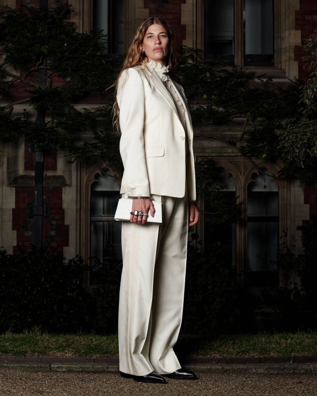 Veronika Heilbrunner في عرض McQueen لربيع وصيف 2027