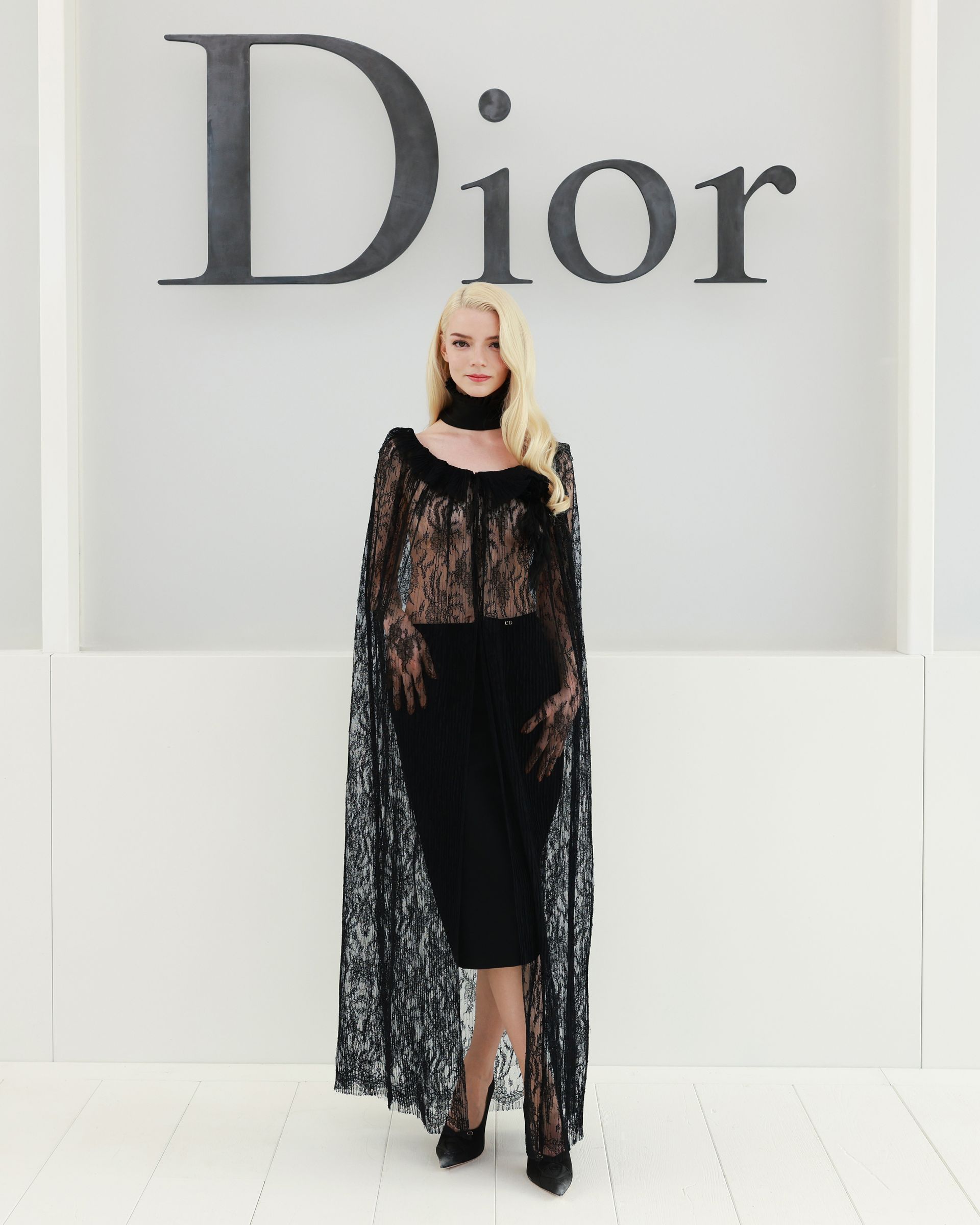 Anya Taylor-Joy في عرض Dior لصيف 2027