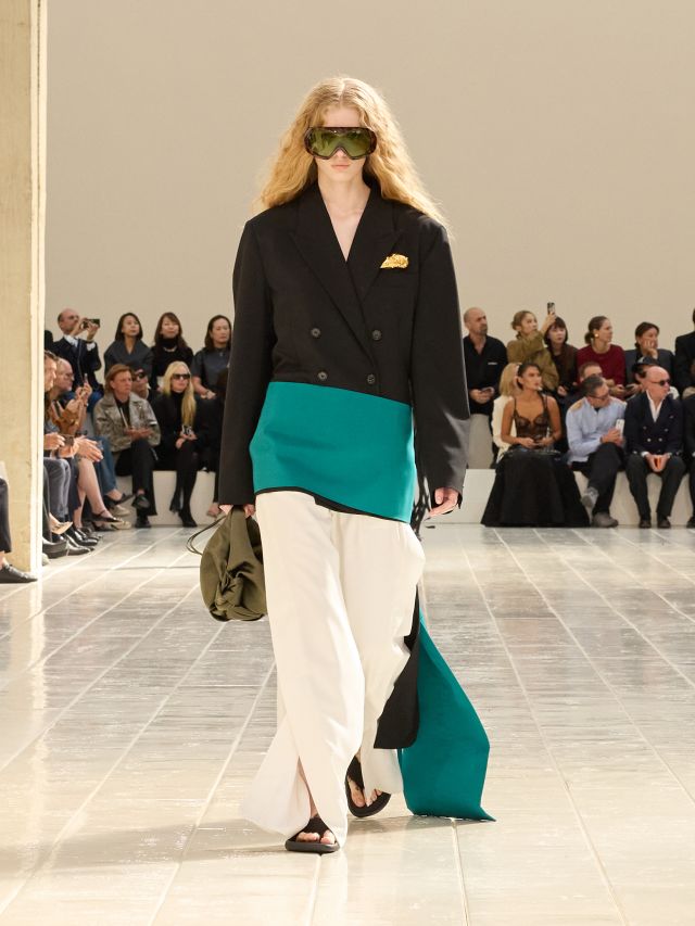 من مجموعة أزياء Balenciaga لصيف 2027