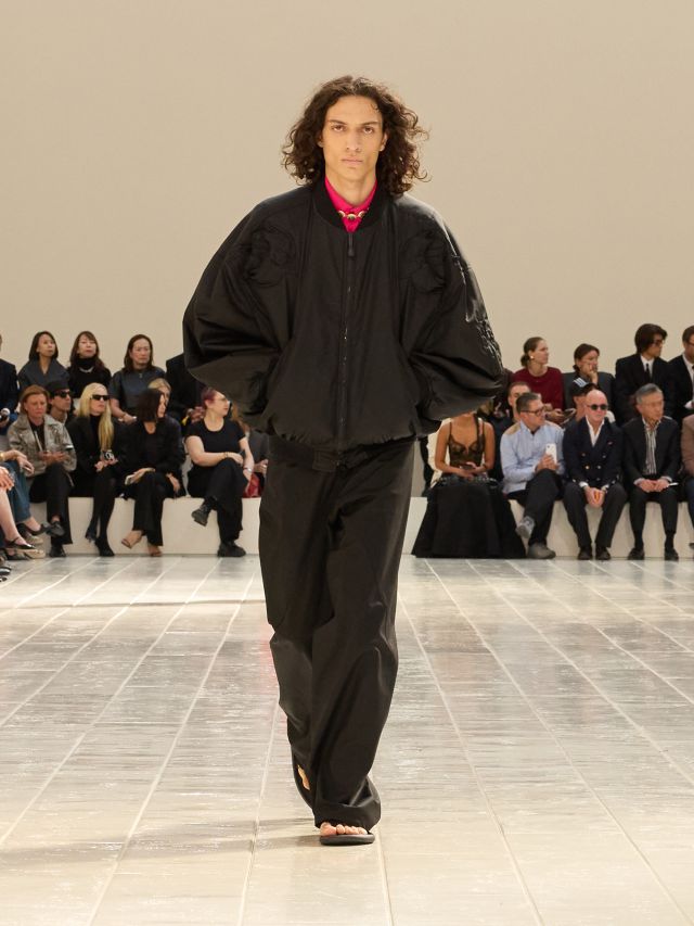 من مجموعة أزياء Balenciaga لصيف 2027