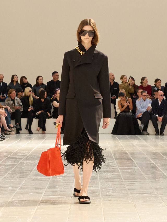 من مجموعة أزياء Balenciaga لصيف 2027