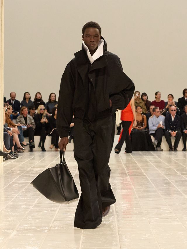 من مجموعة أزياء Balenciaga لصيف 2027