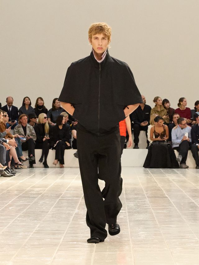 من مجموعة أزياء Balenciaga لصيف 2027