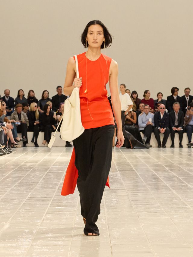 من مجموعة أزياء Balenciaga لصيف 2027