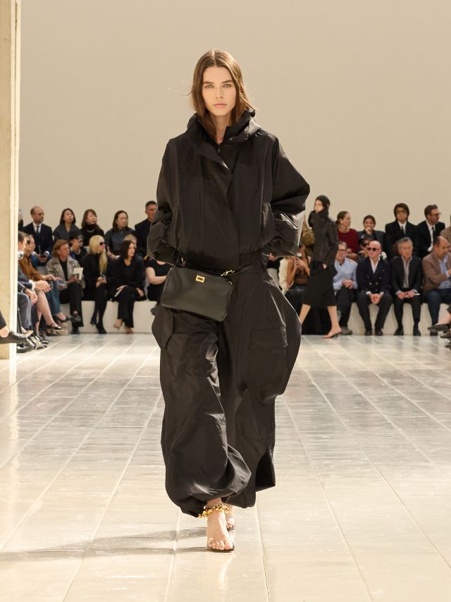 من مجموعة أزياء Balenciaga لصيف 2027
