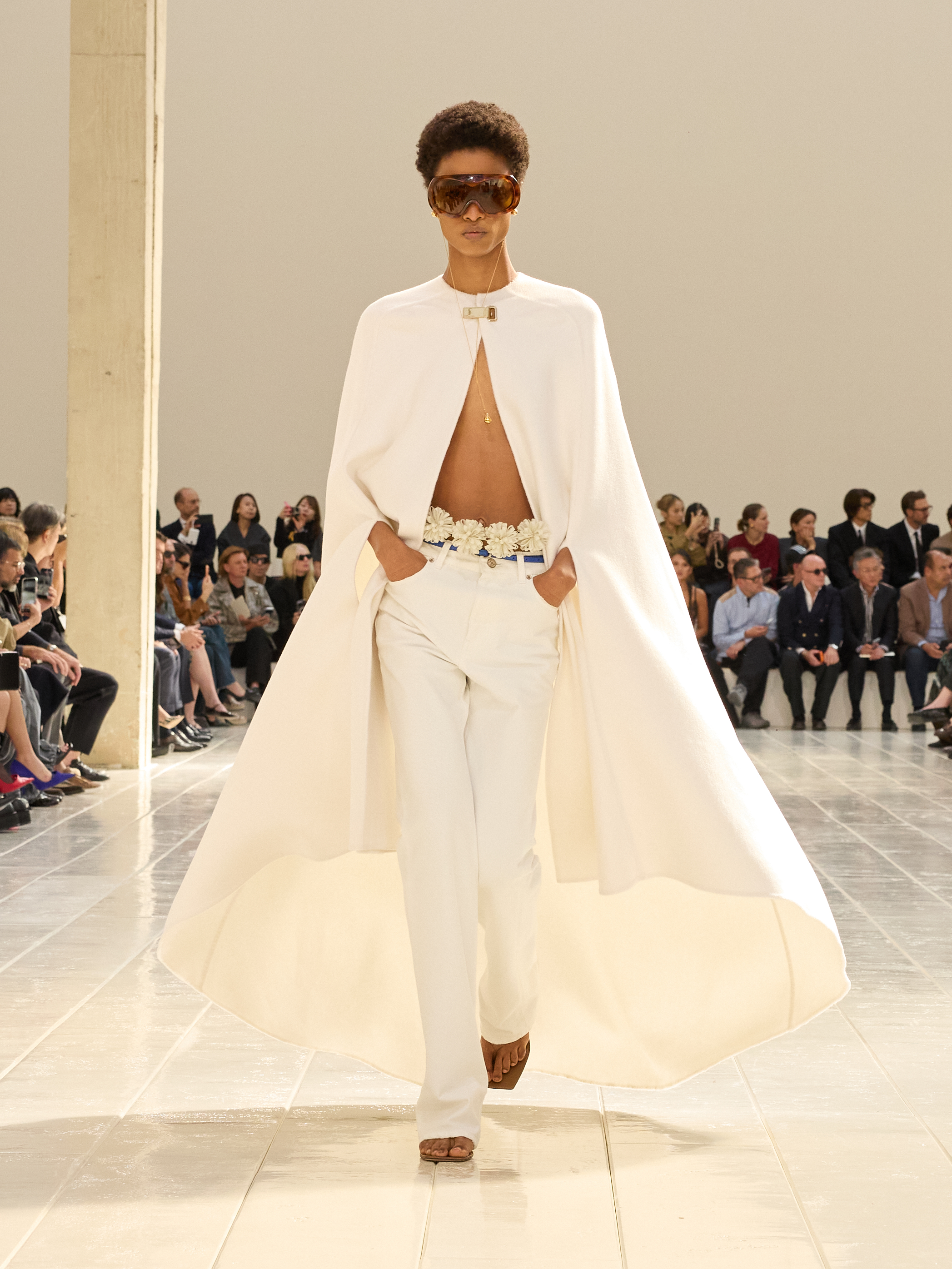 من مجموعة أزياء Balenciaga لصيف 2027 من مجموعة أزياء Balenciaga لصيف 2027