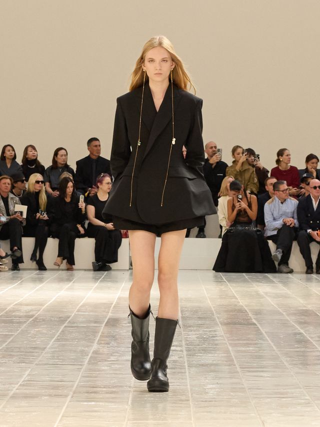 من مجموعة أزياء Balenciaga لصيف 2027