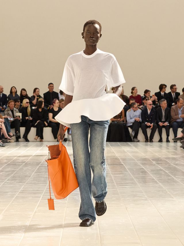 من مجموعة أزياء Balenciaga لصيف 2027