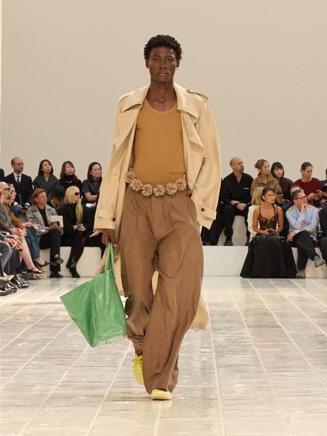 من مجموعة أزياء Balenciaga لصيف 2027