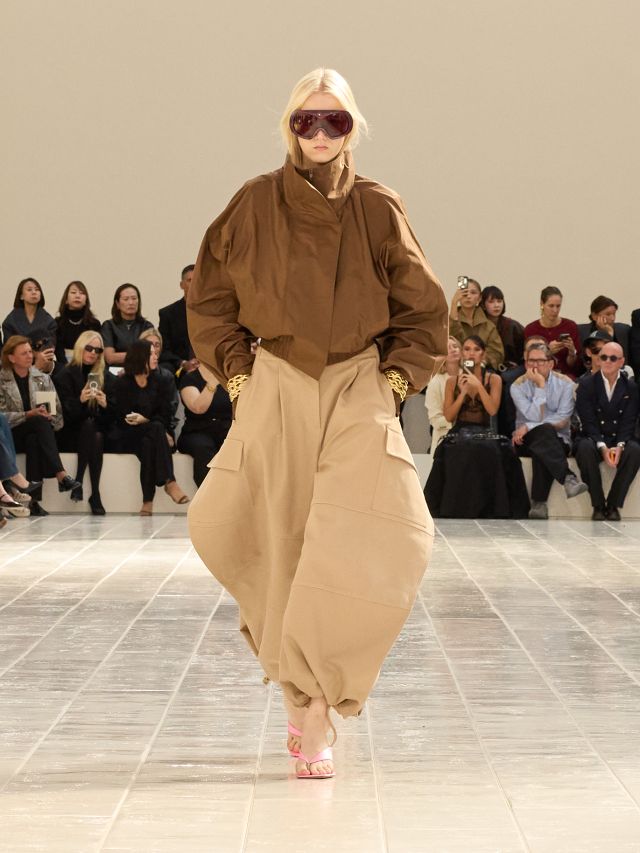من مجموعة أزياء Balenciaga لصيف 2027