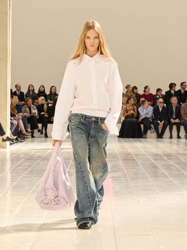 من مجموعة أزياء Balenciaga لصيف 2027
