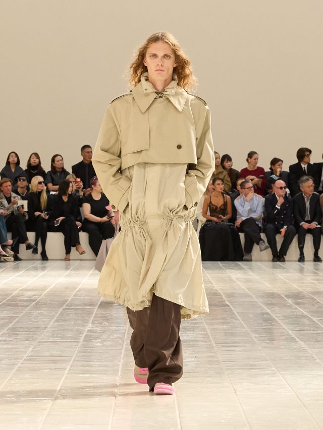 من مجموعة أزياء Balenciaga لصيف 2027