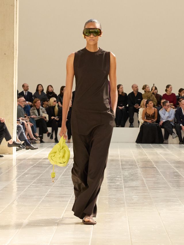 من مجموعة أزياء Balenciaga لصيف 2027