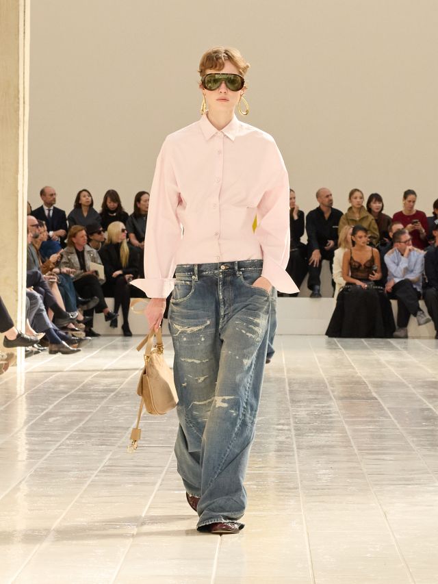 من مجموعة أزياء Balenciaga لصيف 2027