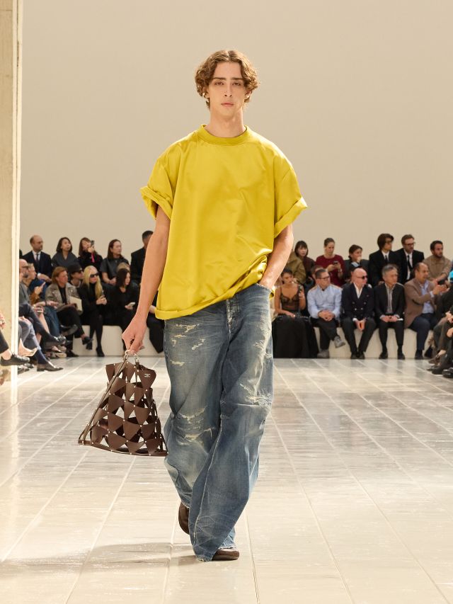 من مجموعة أزياء Balenciaga لصيف 2027