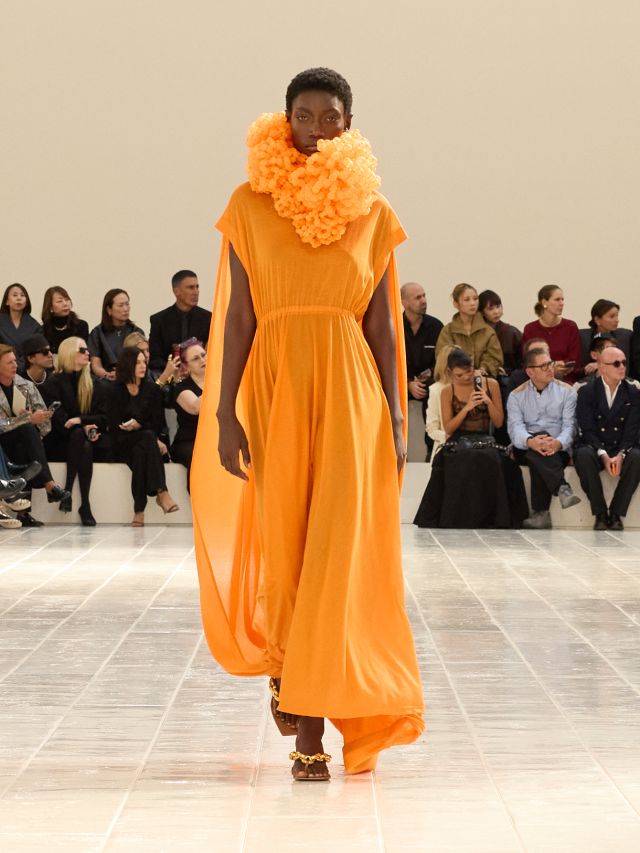 من مجموعة أزياء Balenciaga لصيف 2027