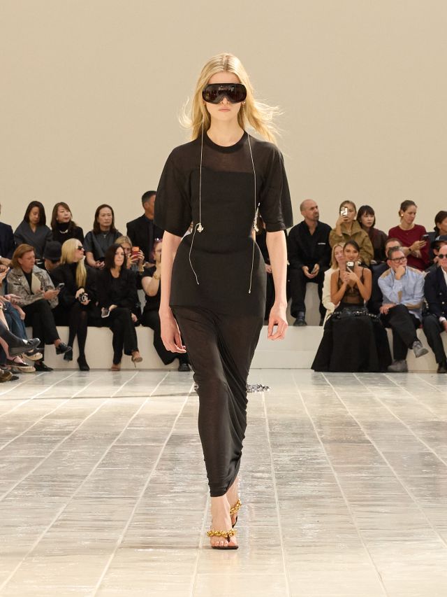 من مجموعة أزياء Balenciaga لصيف 2027