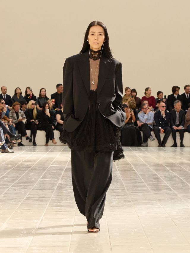 من مجموعة أزياء Balenciaga لصيف 2027