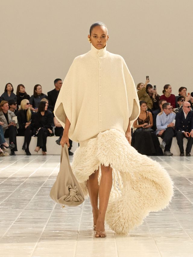 من مجموعة أزياء Balenciaga لصيف 2027