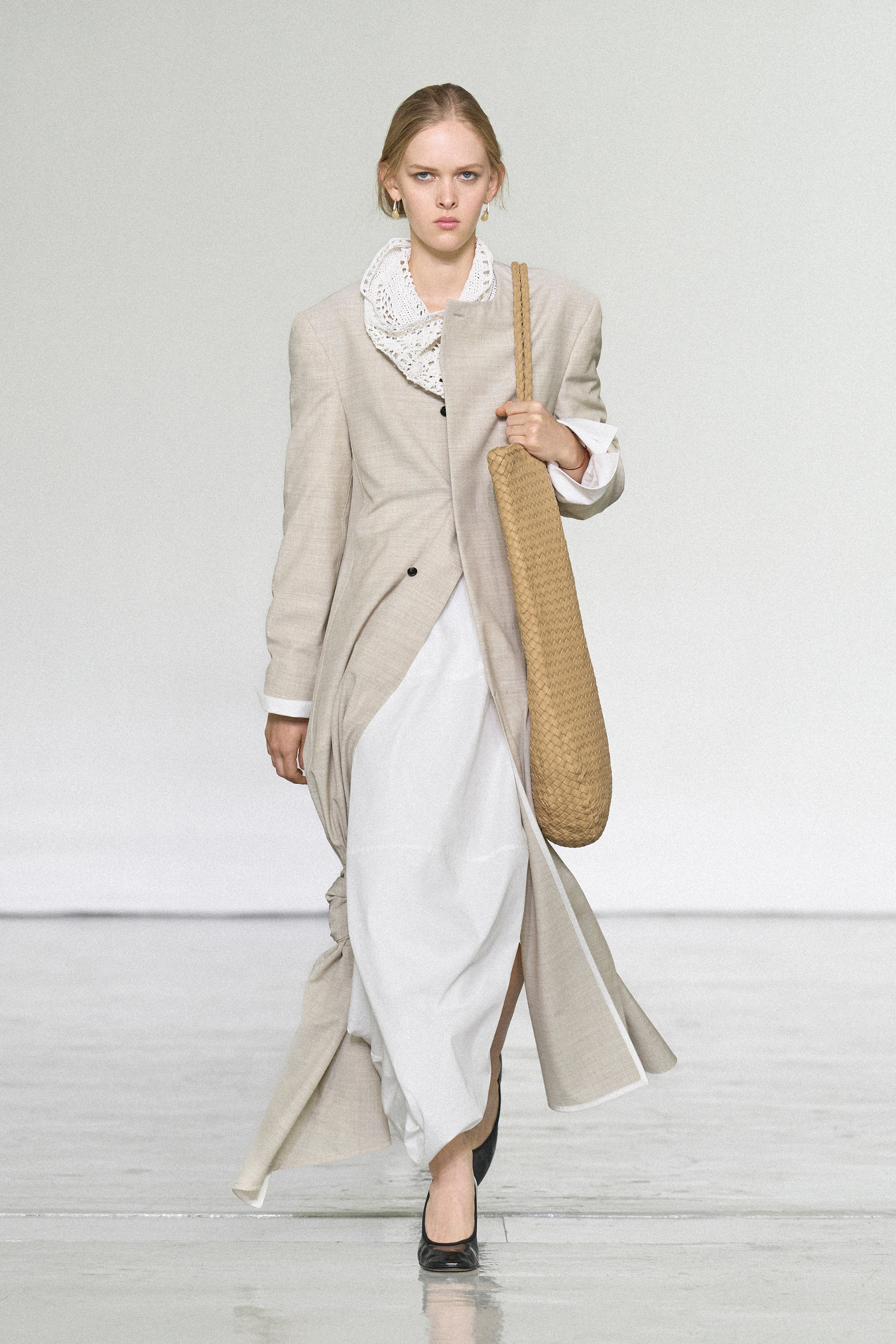 من مجموعة Bottega Veneta لصيف 2027 من مجموعة Bottega Veneta لصيف 2027
