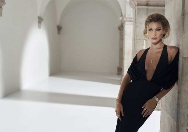 حملة Happy Diamonds.. بيلا حديد وليو وين تضفيان الحيوية على ألماسات شوبارد الشهيرة