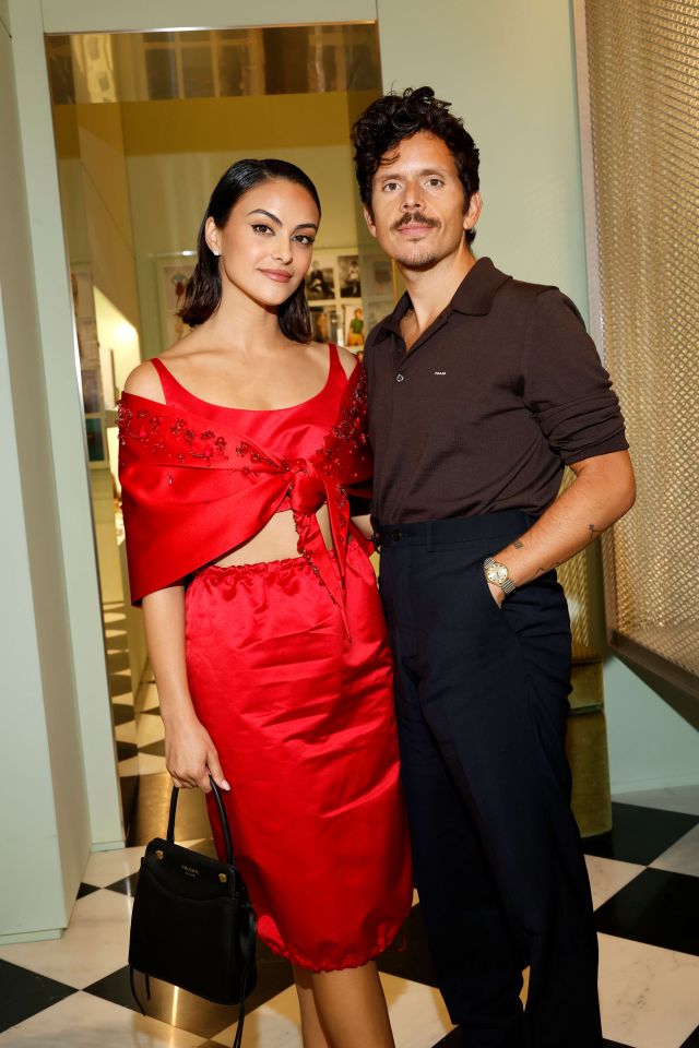 Camila Mendes وRudy Mancuso في عشاء Prada لمجموعة ربيع وصيف 2027